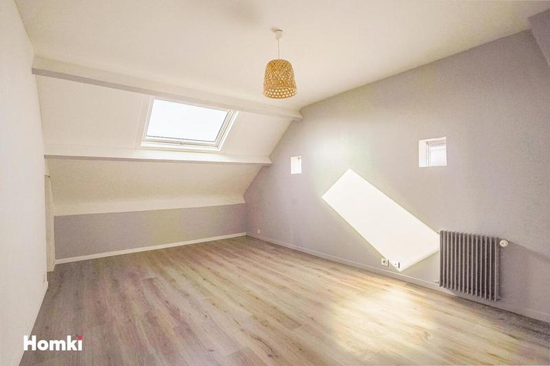 Maison - 181 m² - 7 pièces