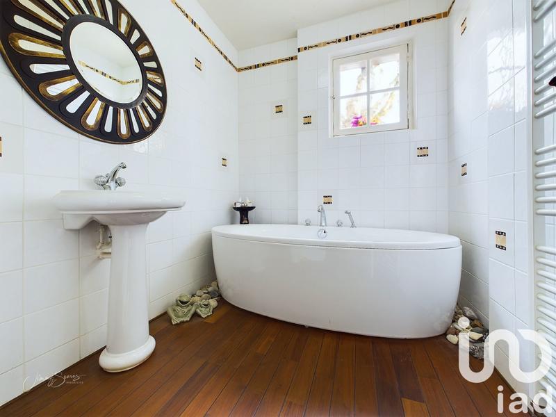 Maison - 163 m² - 7 pièces