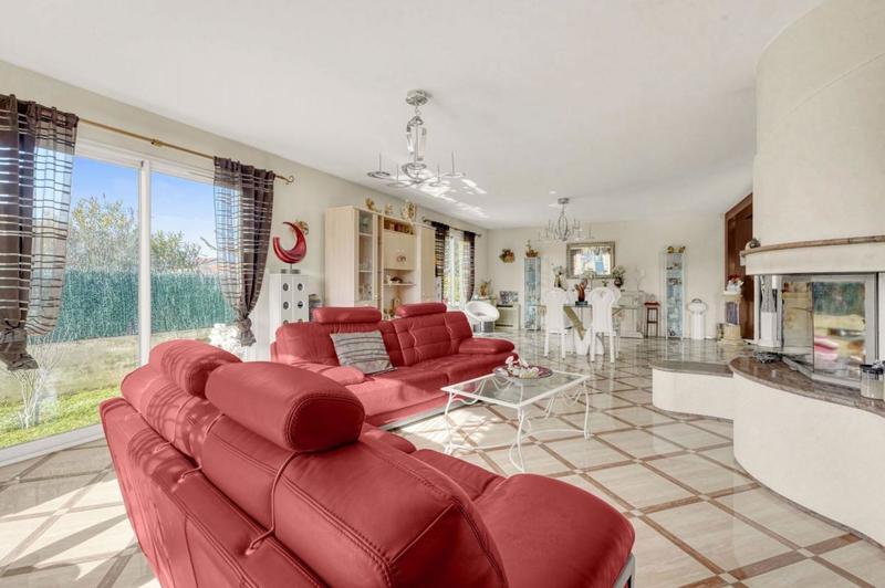 Maison - 190 m² - 5 pièces