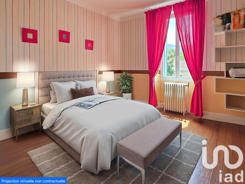 Maison - 217 m² - 9 pièces