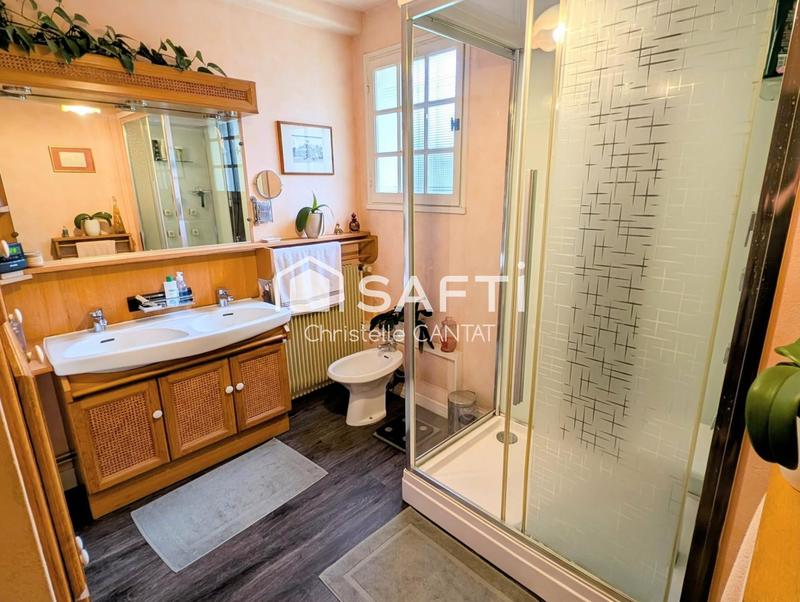 Maison - 263 m² - 7 pièces