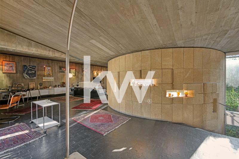 Maison - 250 m² - 9 pièces