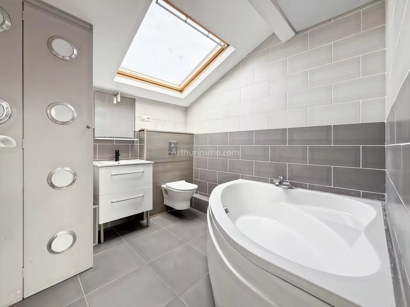 Appartement - 90 m² - 4 pièces