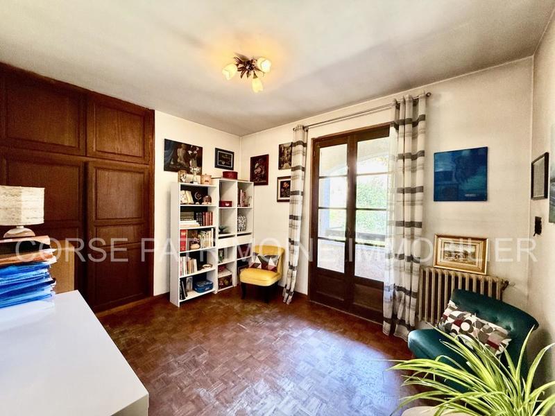 Maison - 174 m² - 10 pièces