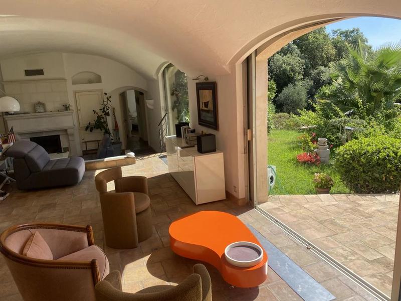 Villa - 330 m² - 8 pièces