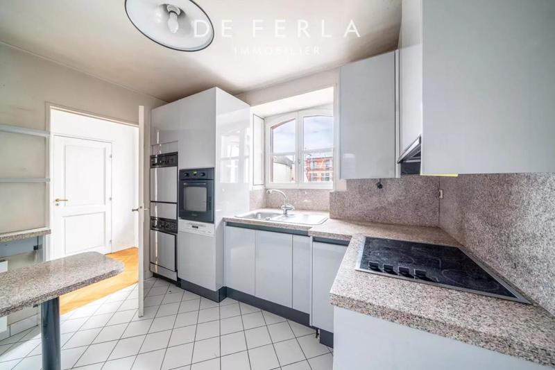 Appartement - 213 m² - 6 pièces