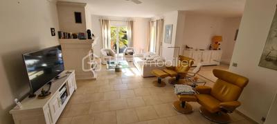 Villa - 185 m² - 6 pièces