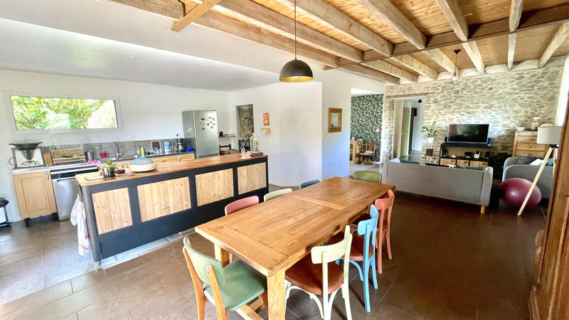 Maison - 179 m² - 9 pièces