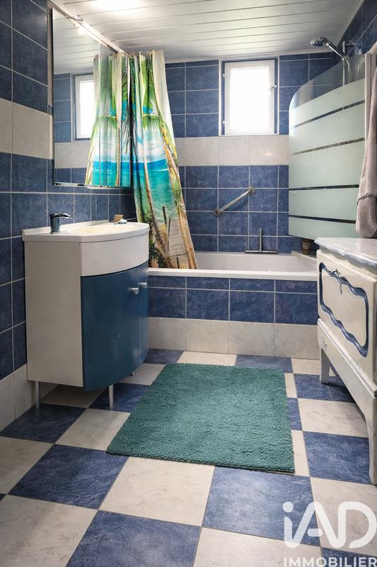 Maison - 203 m² - 10 pièces