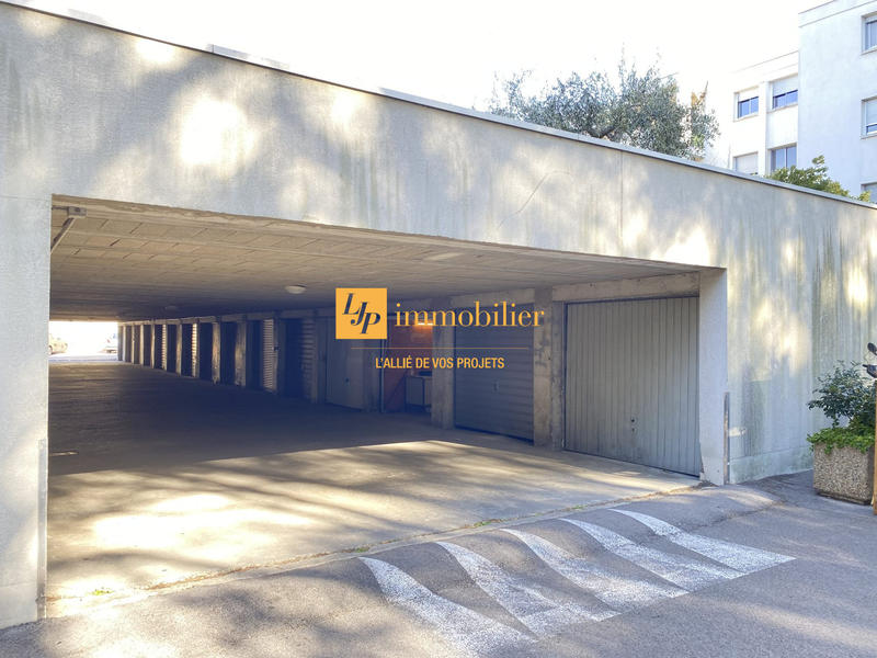 Parking / Garage - 13 m²