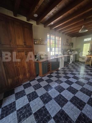 Demeure - 260 m² - 10 pièces