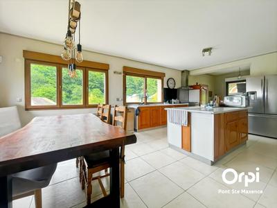 Maison - 186 m² - 6 pièces