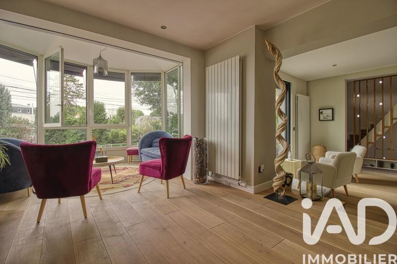 Maison - 232 m² - 9 pièces