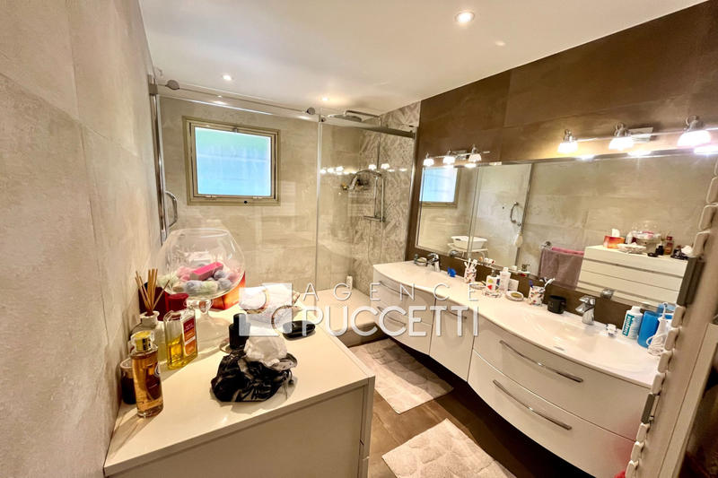 Appartement - 102 m² - 3 pièces