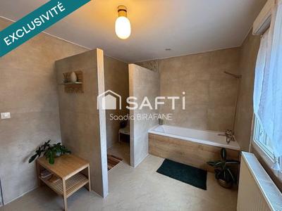 Maison - 222 m² - 7 pièces