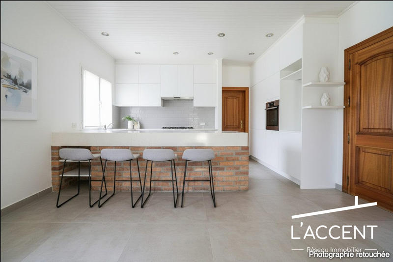 Maison - 435 m² - 8 pièces