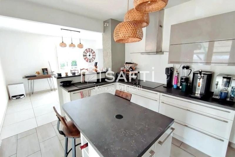 Maison - 190 m² - 8 pièces