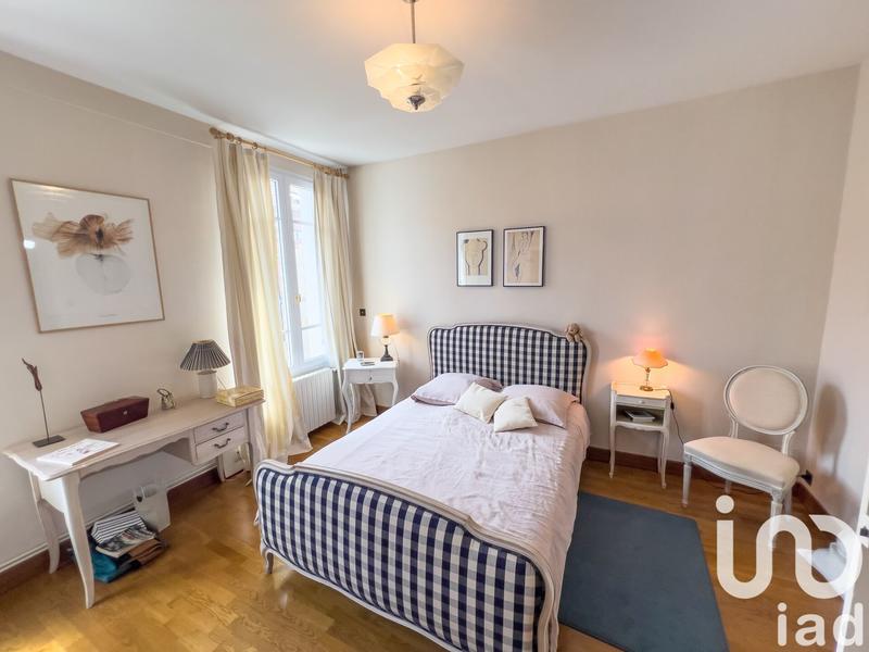 Maison - 280 m² - 8 pièces