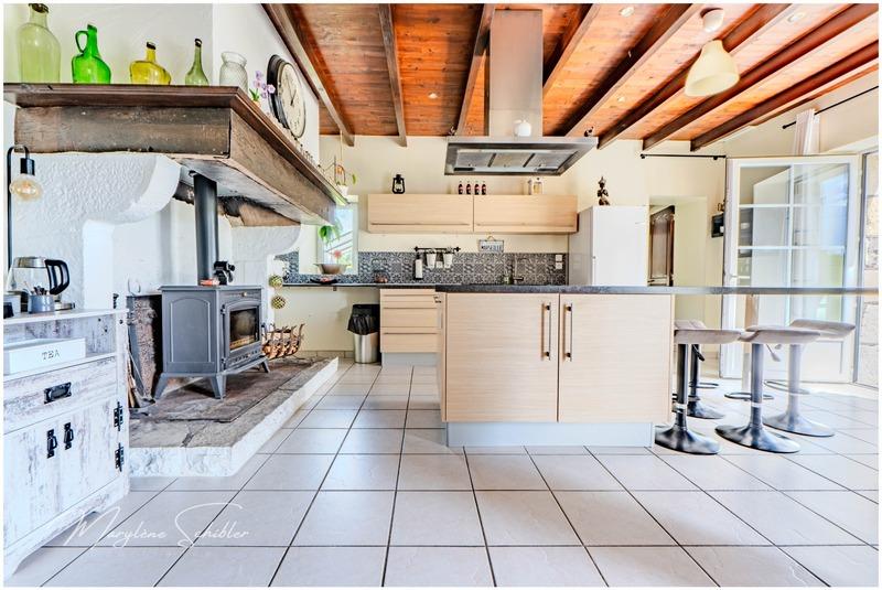 Maison - 250 m² - 8 pièces