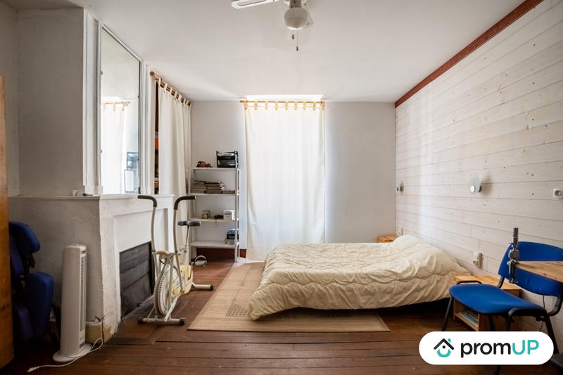 Maison - 240 m² - 6 pièces