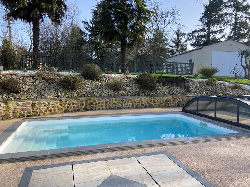 Propriété - 246 m² - 10 pièces