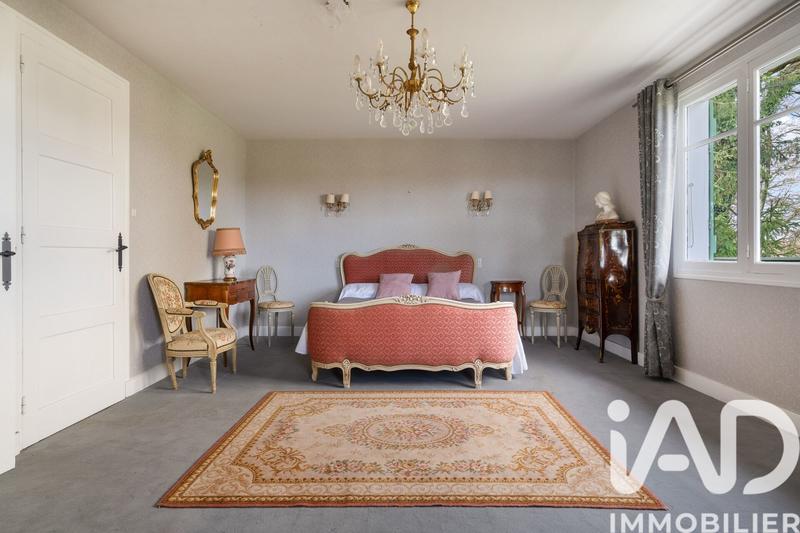 Maison - 180 m² - 7 pièces