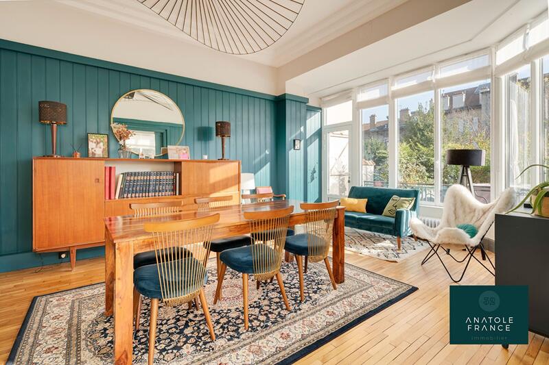 Maison - 450 m² - 12 pièces