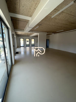 Local commercial - 110 m²