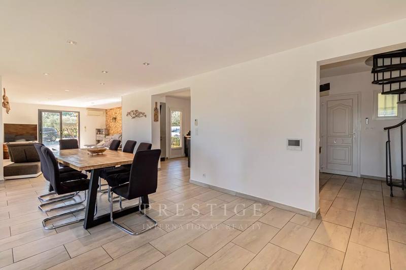 Villa - 192 m² - 7 pièces