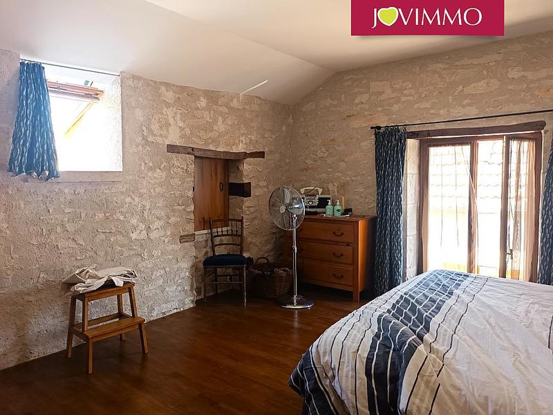 Maison - 230 m² - 10 pièces