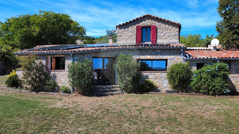 Maison - 142 m² - 7 pièces