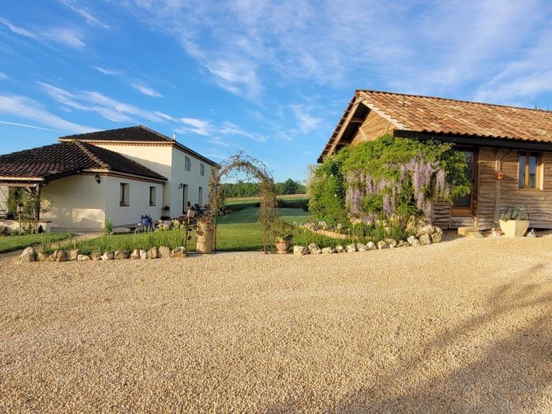 Maison - 180 m² - 7 pièces