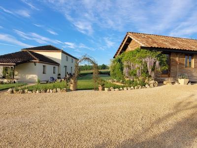 Maison - 180 m² - 7 pièces