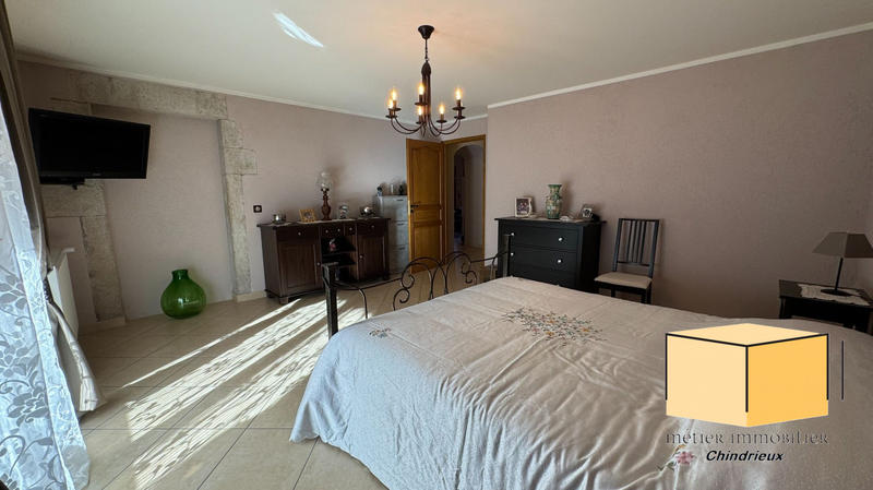 Maison - 213 m² - 6 pièces