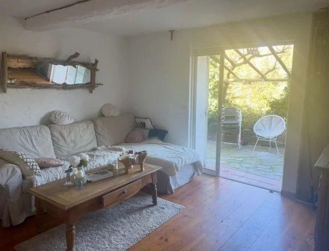 Maison - 240 m² - 7 pièces