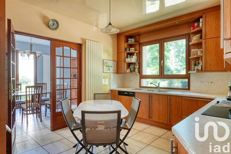 Maison - 222 m² - 9 pièces