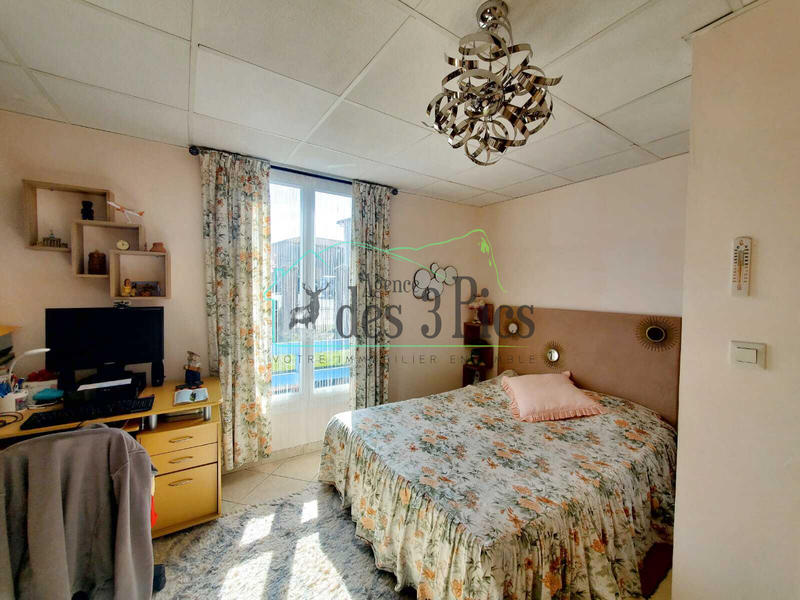 Maison - 210 m² - 6 pièces