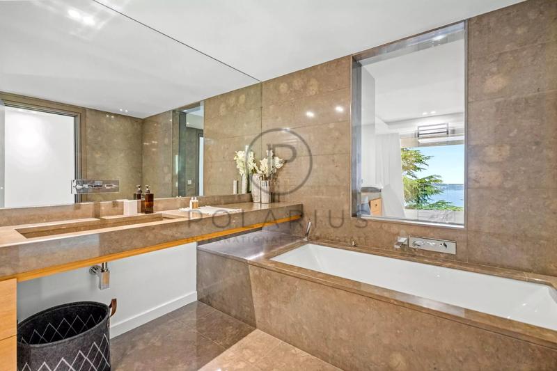 Villa - 1 400 m² - 15 pièces