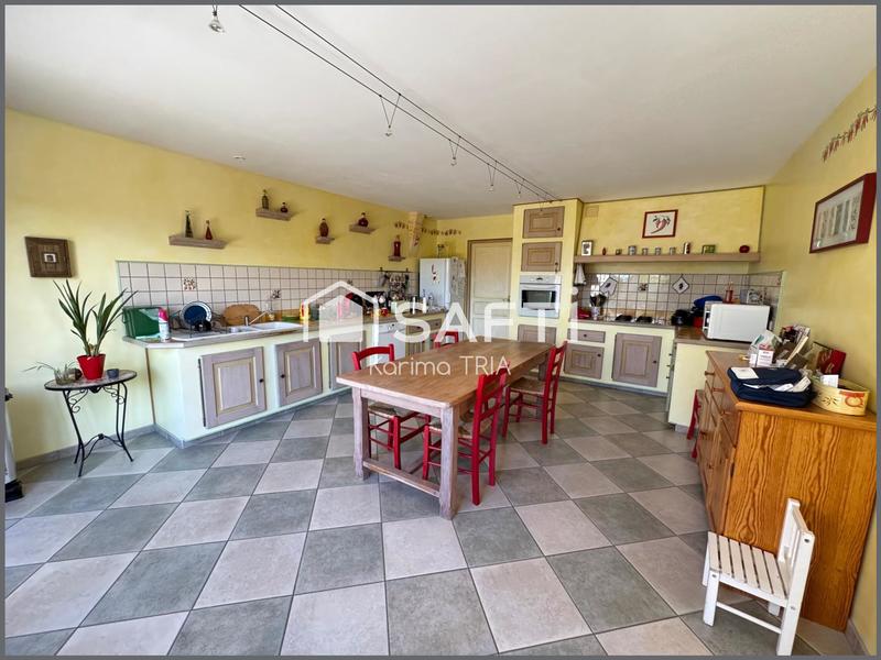 Maison - 227 m² - 5 pièces