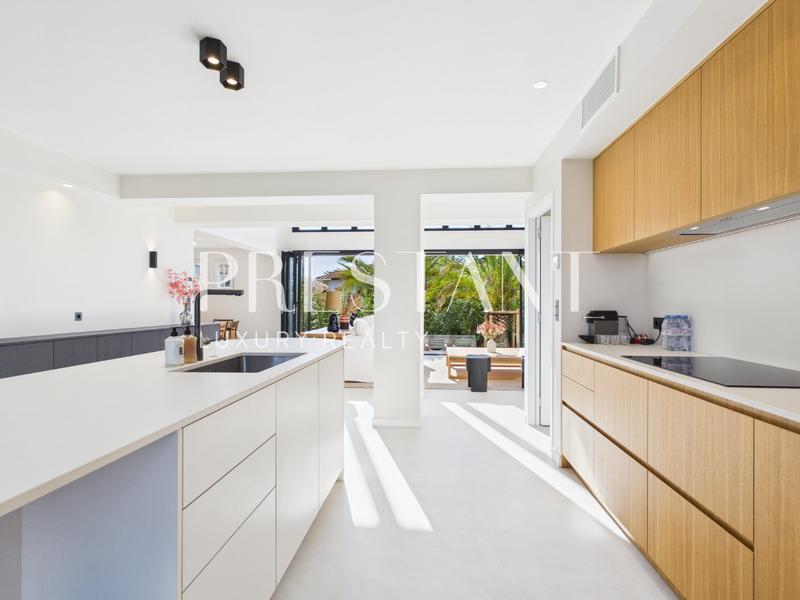 Maison - 290 m² - 8 pièces