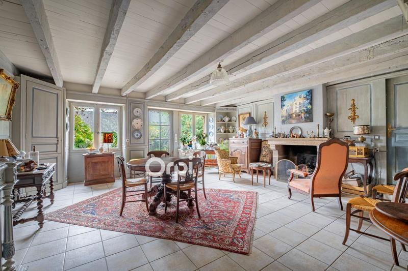 Maison - 376 m² - 7 pièces