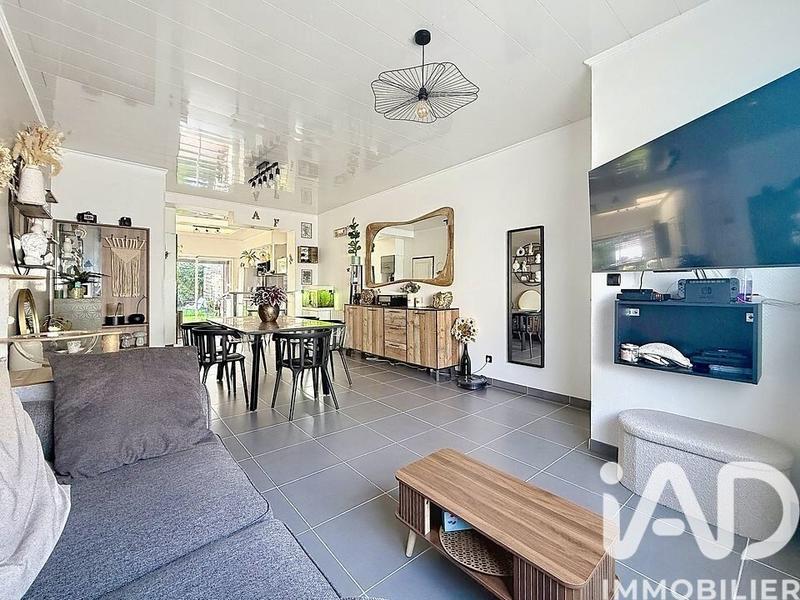 Maison - 90 m² - 4 pièces