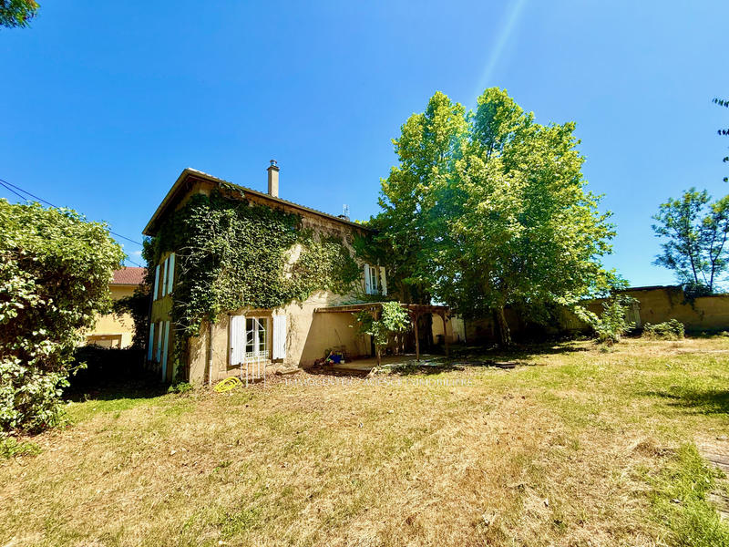 Propriété - 163 m² - 9 pièces