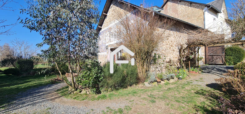 Maison - 400 m² - 16 pièces