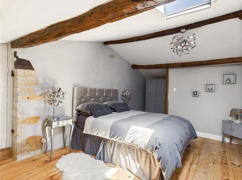 Maison - 234 m² - 10 pièces