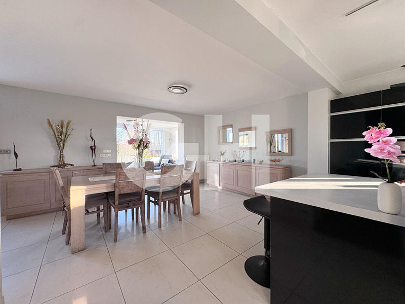 Maison - 140 m² - 6 pièces