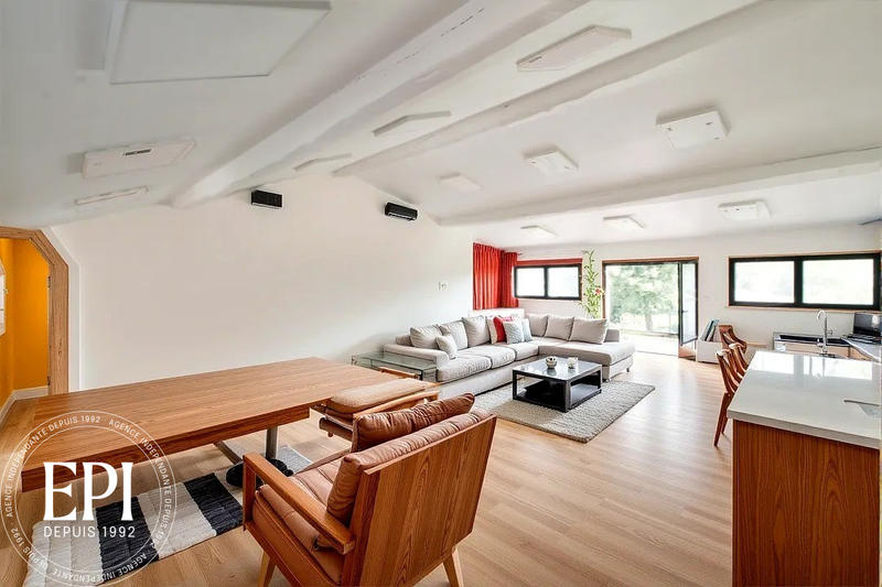 Propriété - 450 m² - 10 pièces