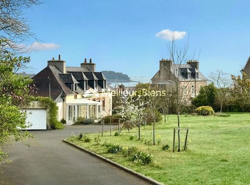 Maison - 131 m² - 8 pièces