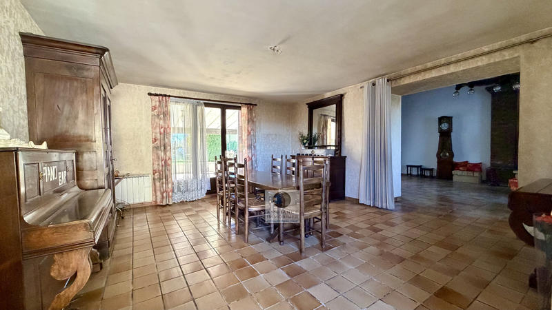 Maison - 208 m² - 7 pièces