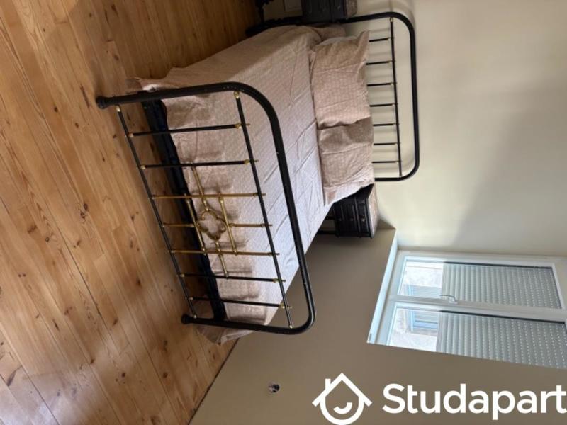 Chambre - 12 m² - 1 pièce